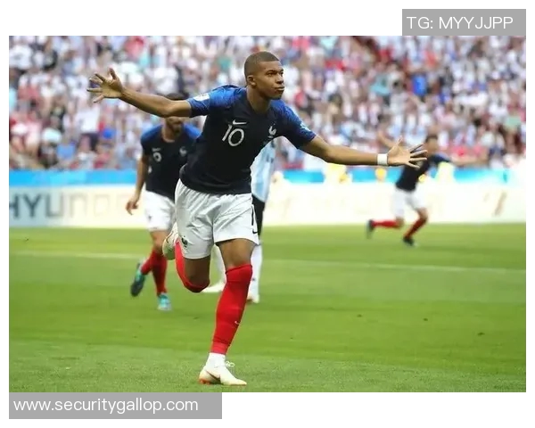 法国足球天才姆巴佩是谁 他如何成为全球足坛新星